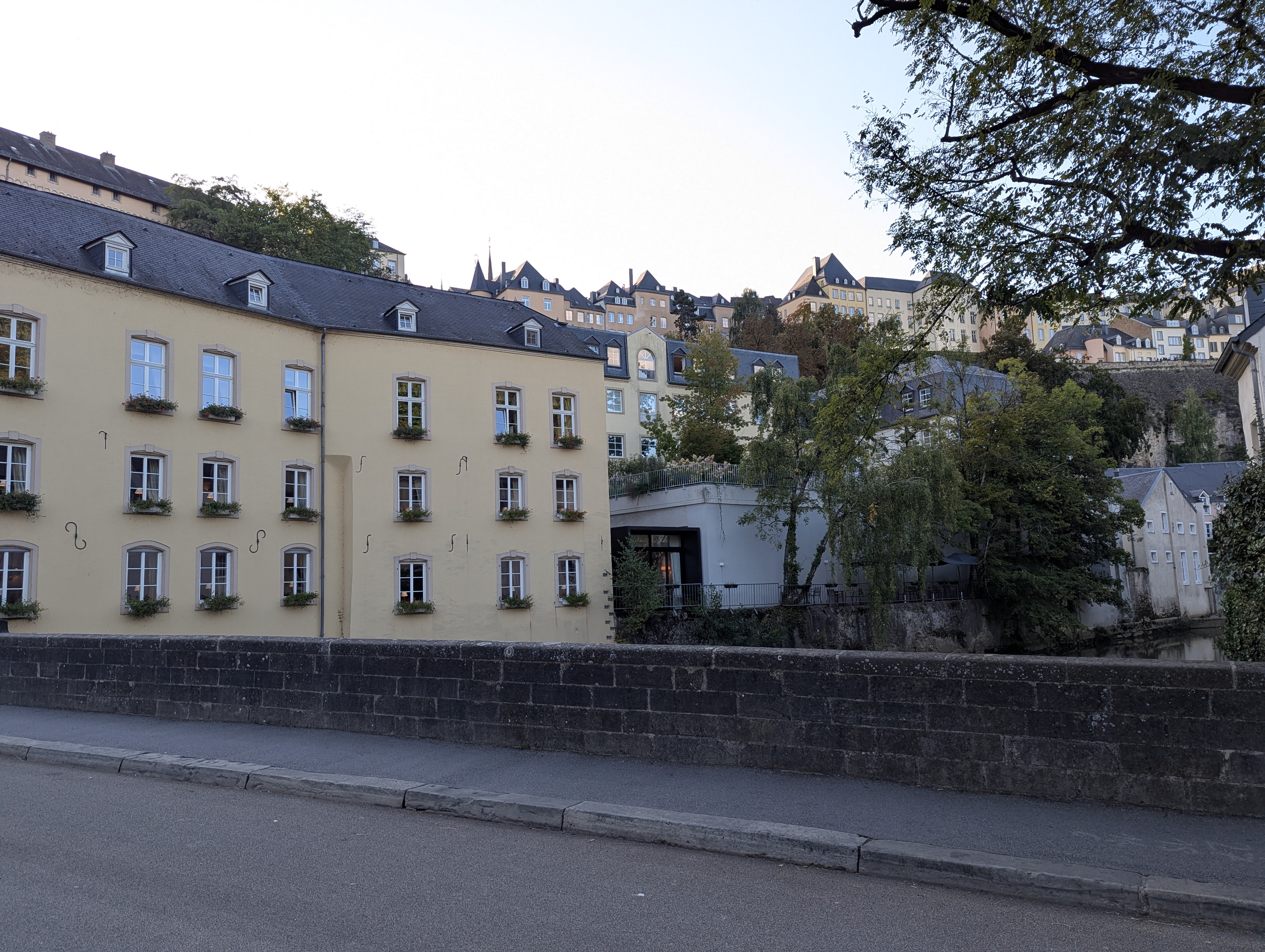 Luxembourg, Grund